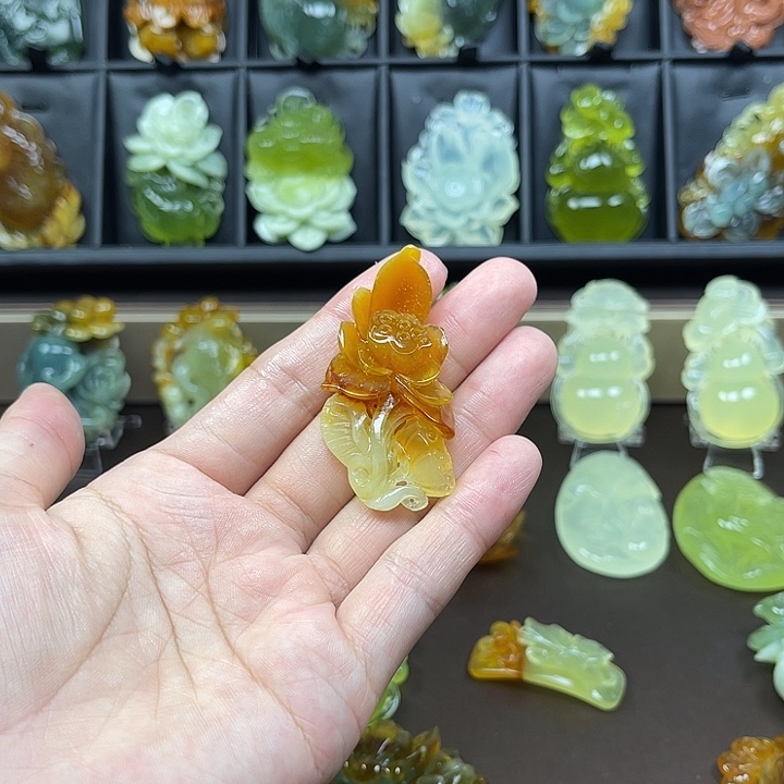 安****未镶嵌蛇纹石玉吊坠(不含链)