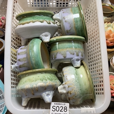 紫砂花盆028微瑕品口径7到8左右