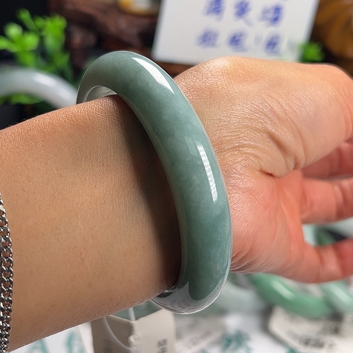 翡翠未镶嵌手镯纯天然缅甸A货翡翠海蓝之谜福利镯55.3