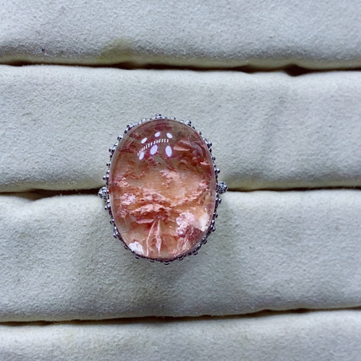 未镶嵌颈饰水晶章****?水晶