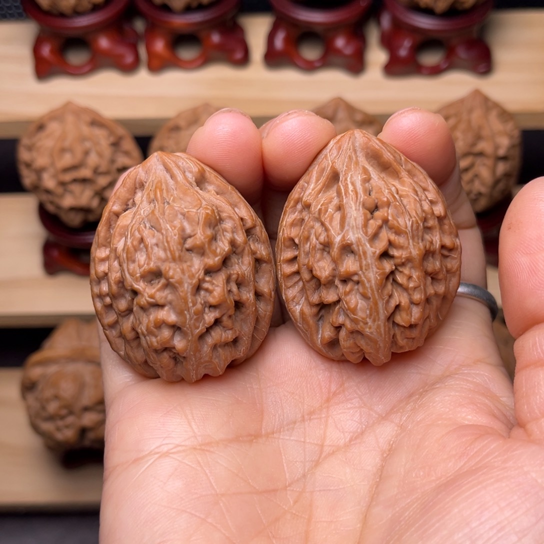 文玩核桃吊坠红锦鲤