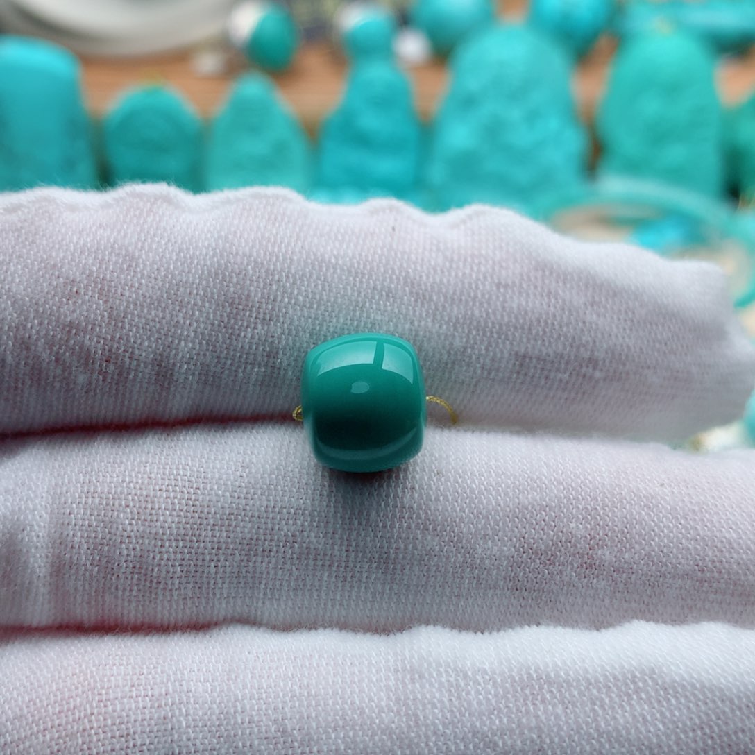 绿松石颈饰未镶嵌