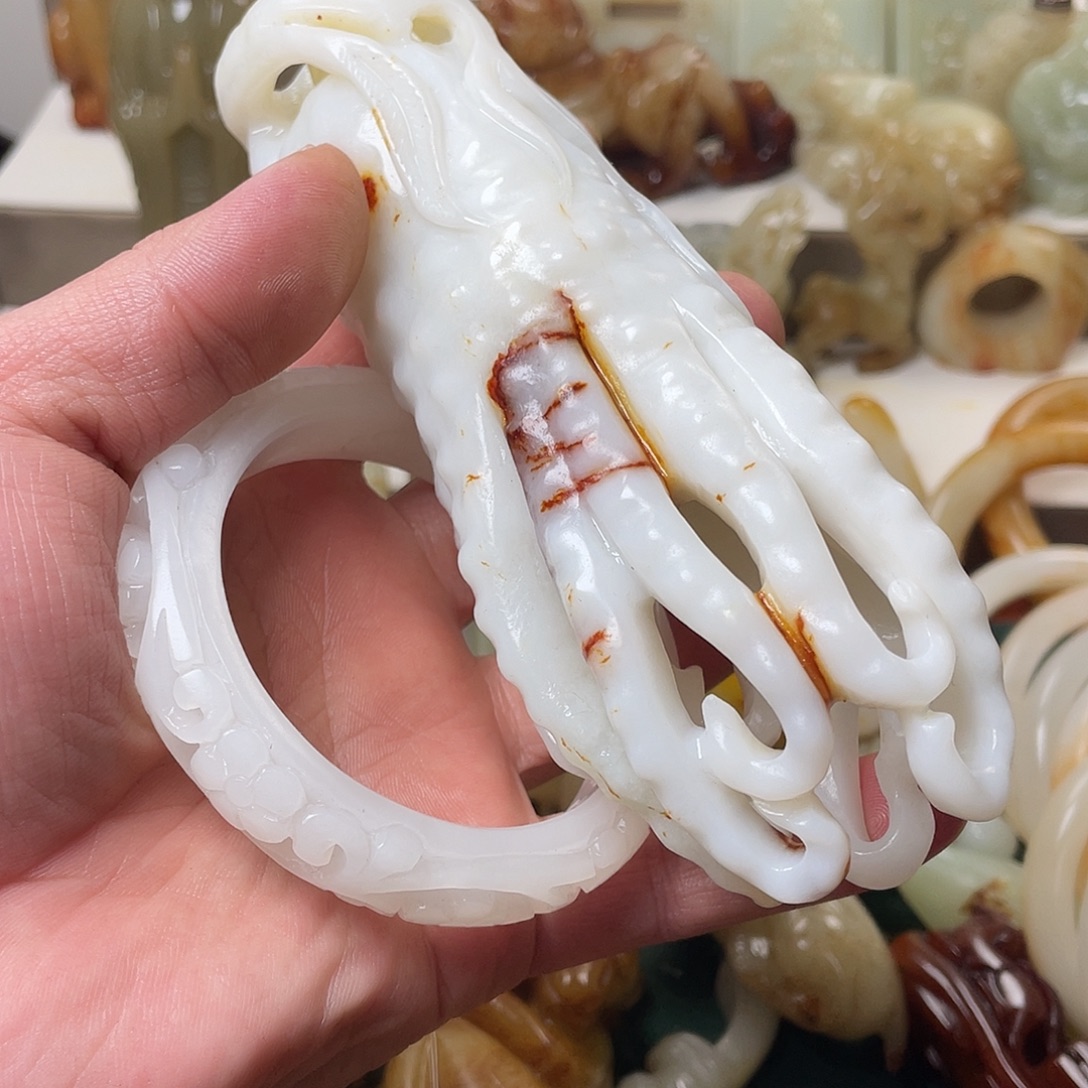 无***）和田玉未镶嵌颈饰