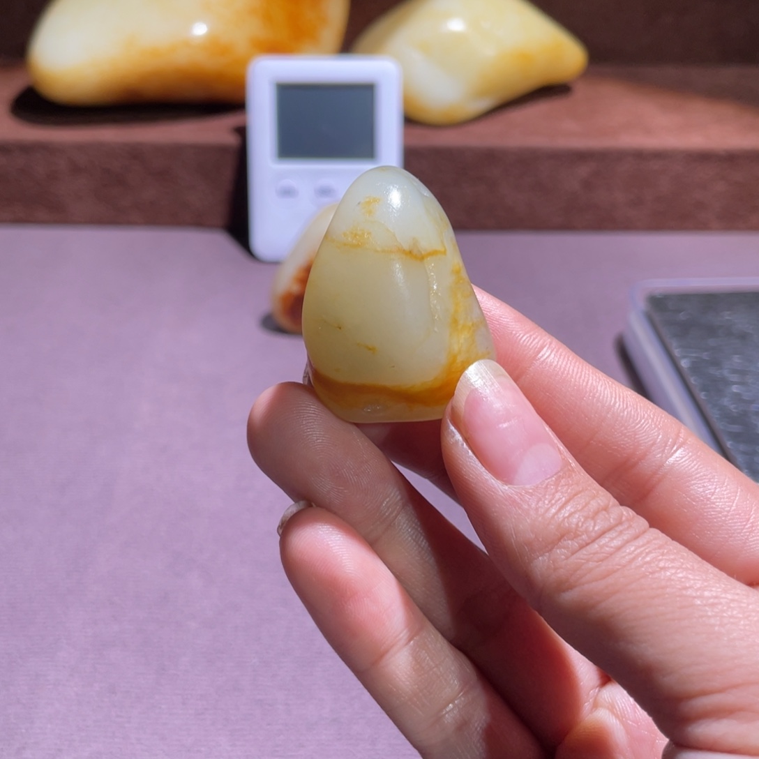 和田玉未镶嵌把件