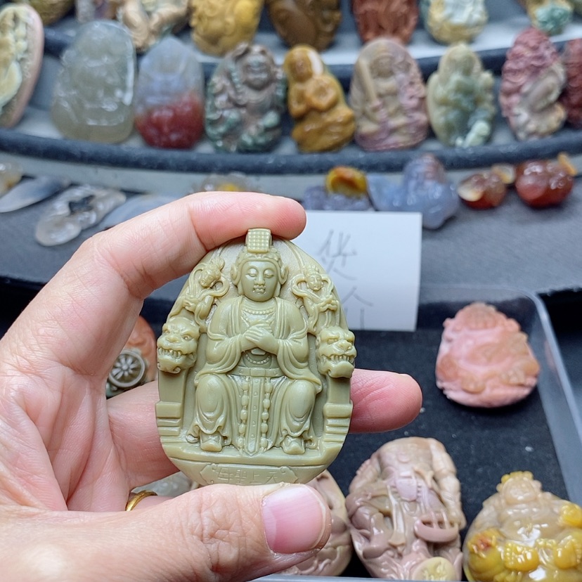 【闪购商品】定制石英质玉吊坠未镶嵌