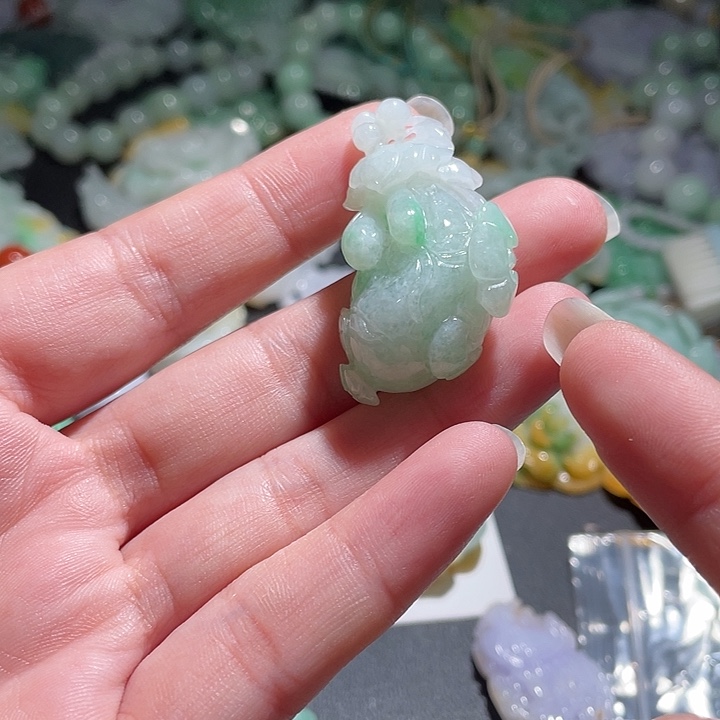 颈饰未镶嵌翡翠天