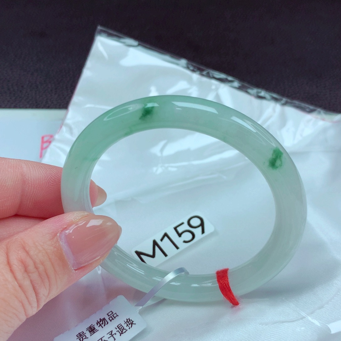 翡翠手镯未镶嵌手镯88
