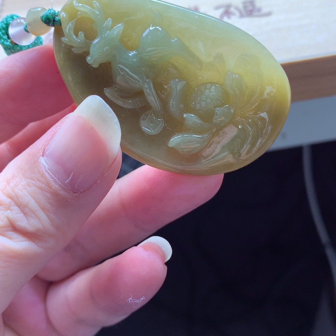 翡翠颈饰未镶嵌吊坠