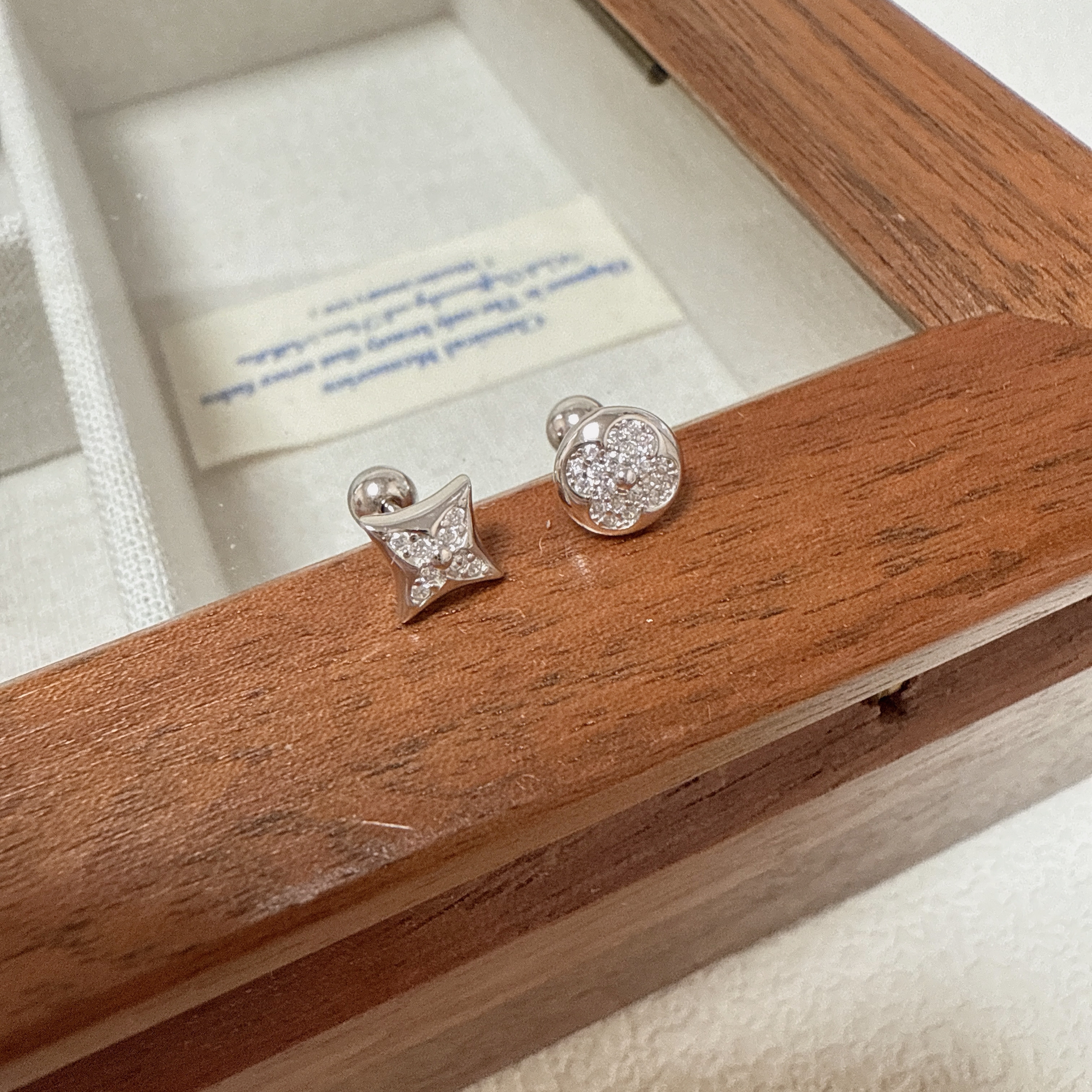 925银合成锆石耳饰 精工时尚百搭电白气质AB款设计感银耳饰