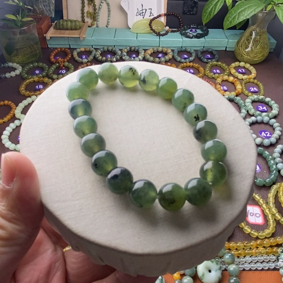 蛇纹石玉手串未镶嵌