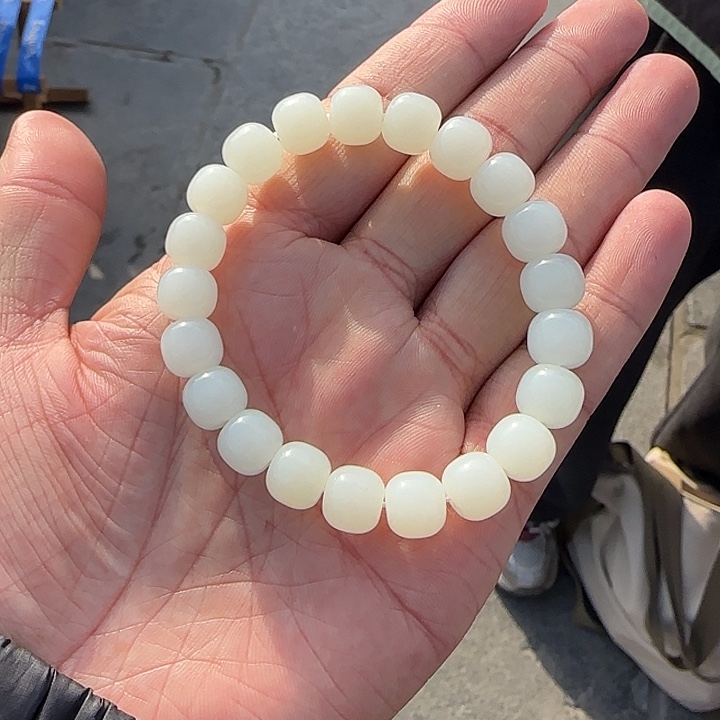 和田玉未镶嵌颈饰俄料