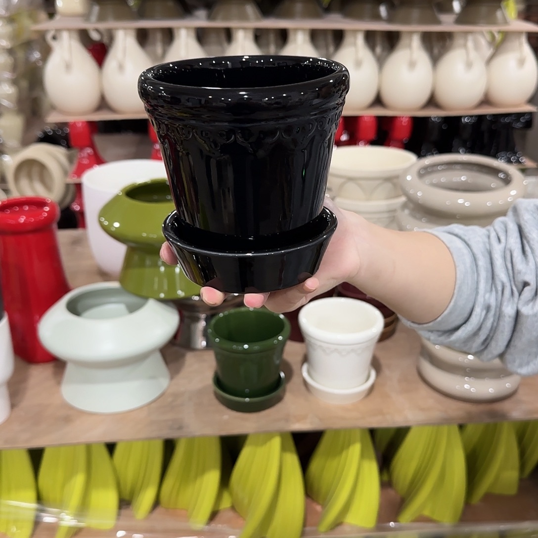 b4黑色带托花盆花盆花盆
