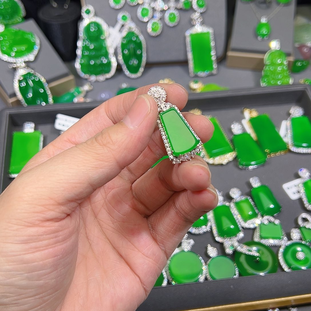 玛瑙/玉髓合金颈饰