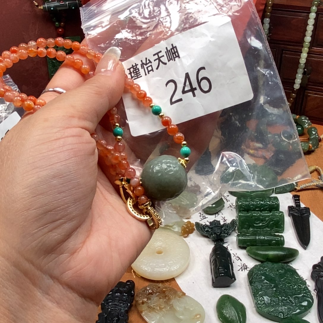 和田玉未镶嵌颈饰