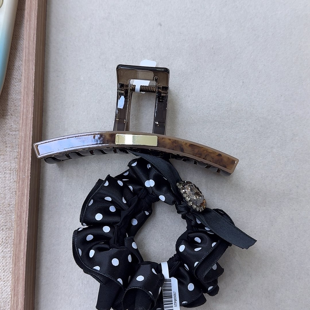 皮质铁合金夹子69