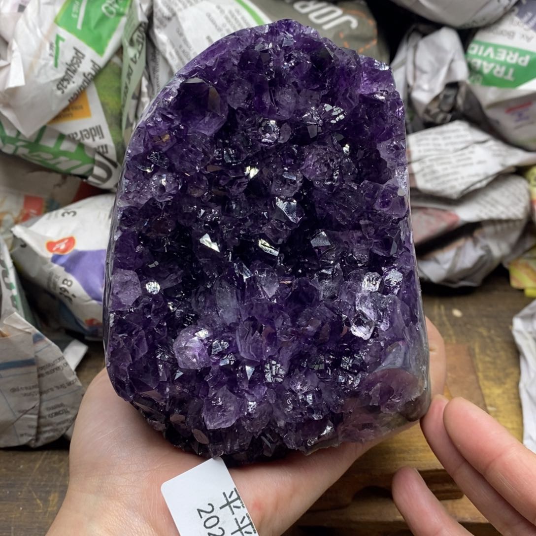 紫晶乌拉圭未镶嵌