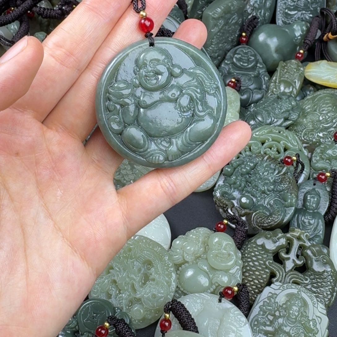 和田玉颈饰未镶嵌