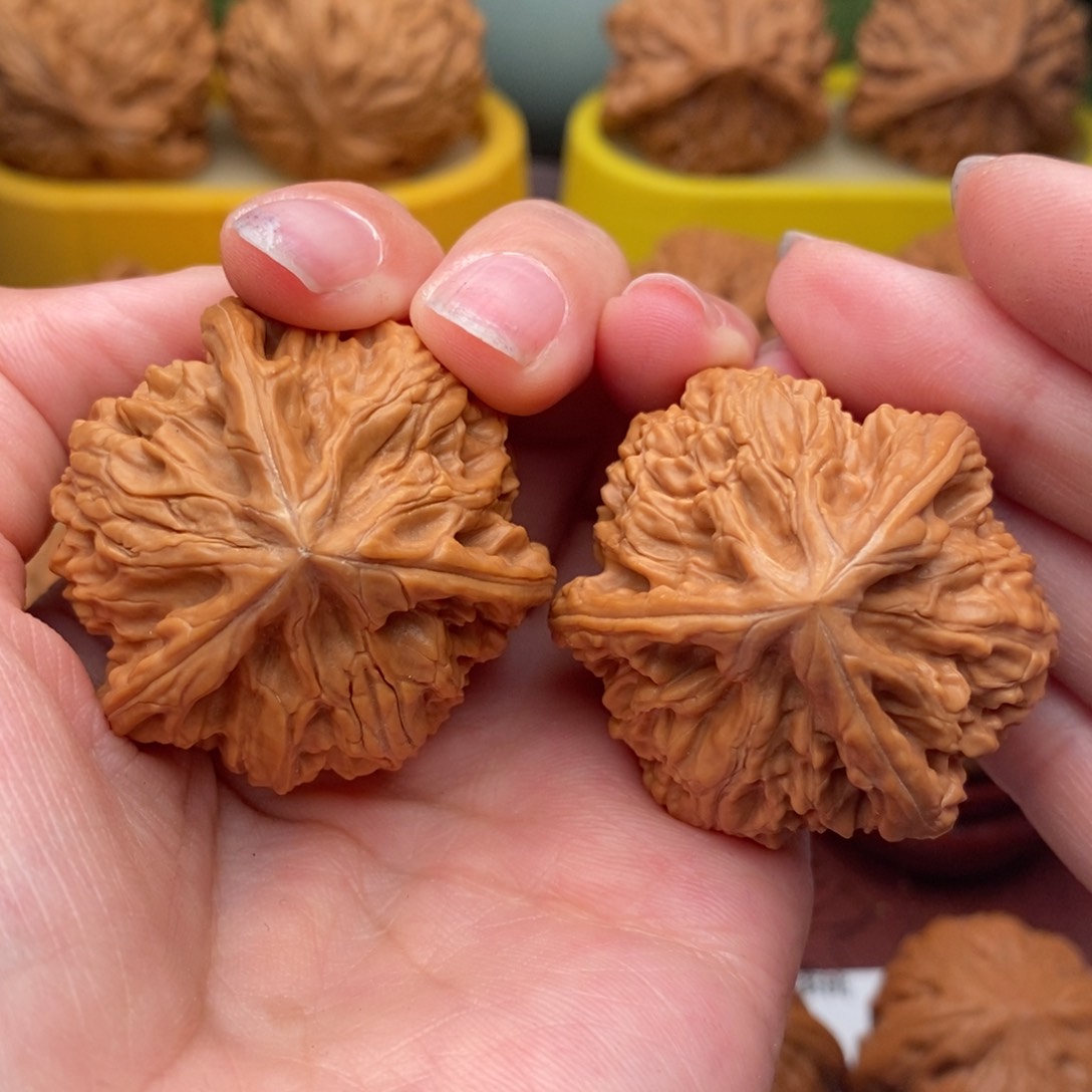 文玩核桃把件玉龙奔40