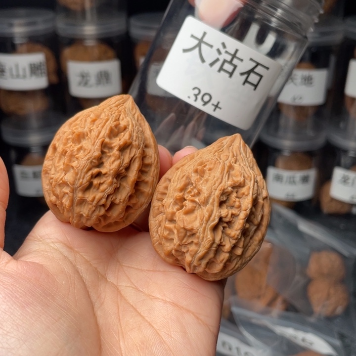 文玩核桃把件龙*大孤石