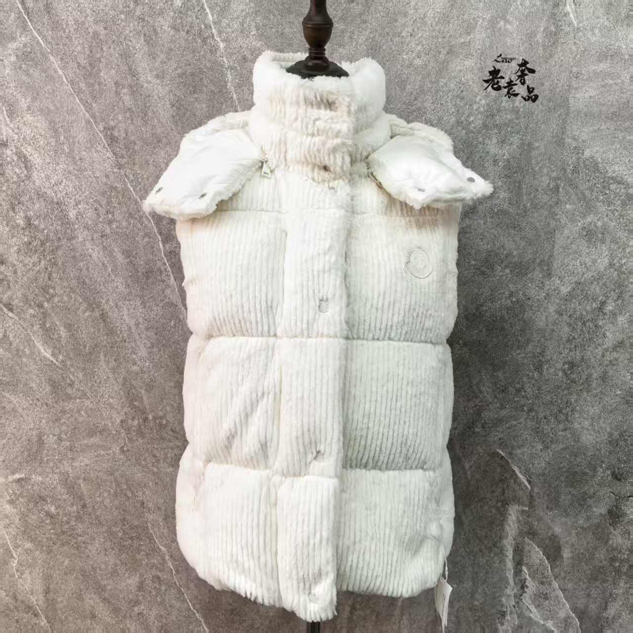 99新 MONCLER 海囤K/蒙口/上衣/0码/mo126024