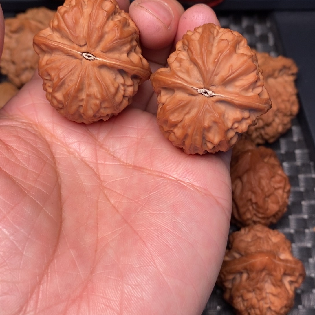 文玩核桃吊坠太行元宝