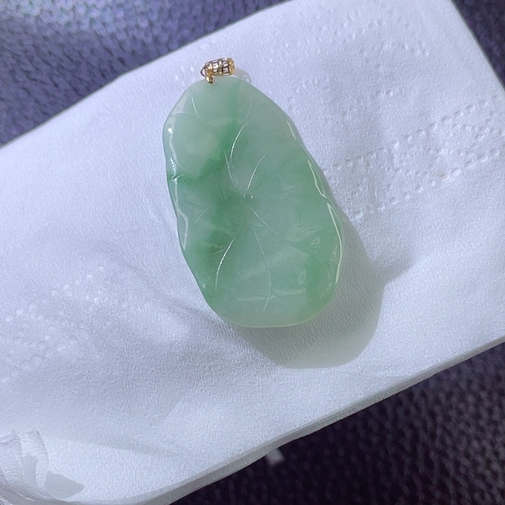 翡翠颈饰18K金镶嵌翡翠