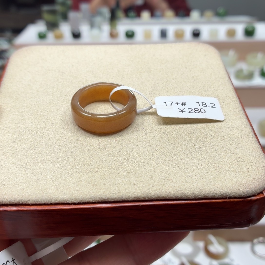 我***果和田玉未镶嵌戒指18.2