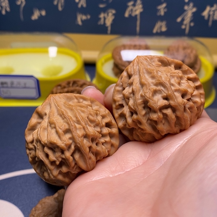 文玩核桃吊坠逗****生龙门涧