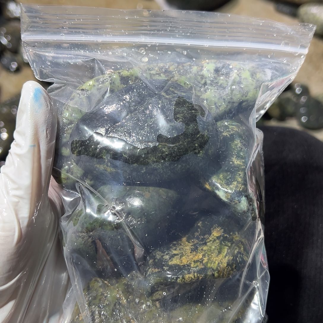 未镶嵌蛇纹石玉西藏藏玉药王石?**?