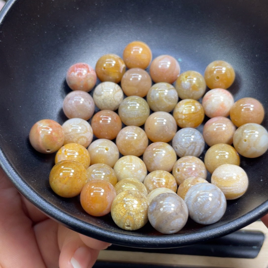 硅化玉未镶嵌颈饰一组60