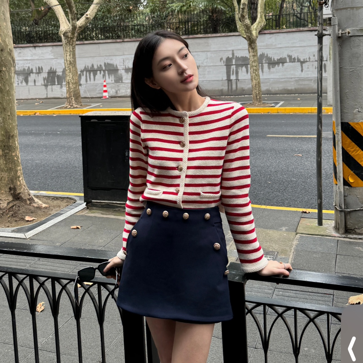 99新 Celine/思琳 红色条纹金扣外套 M码 GM000054