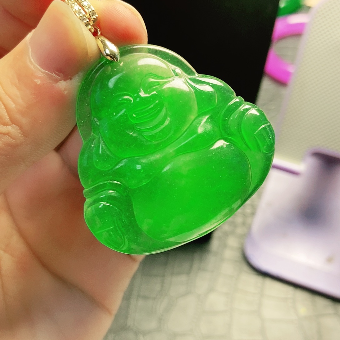 翡翠18K金镶嵌颈饰吊坠