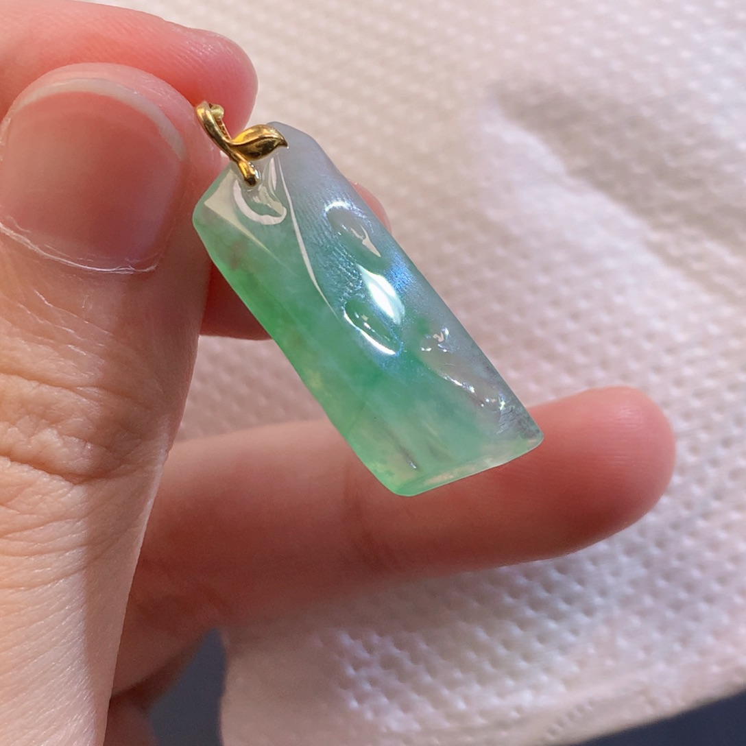 翡翠未镶嵌吊坠(不含链)53