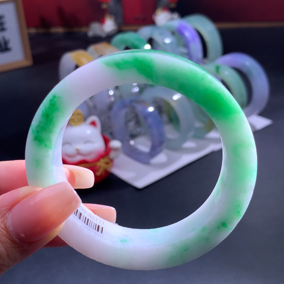 定制翡翠未镶嵌翡翠手镯