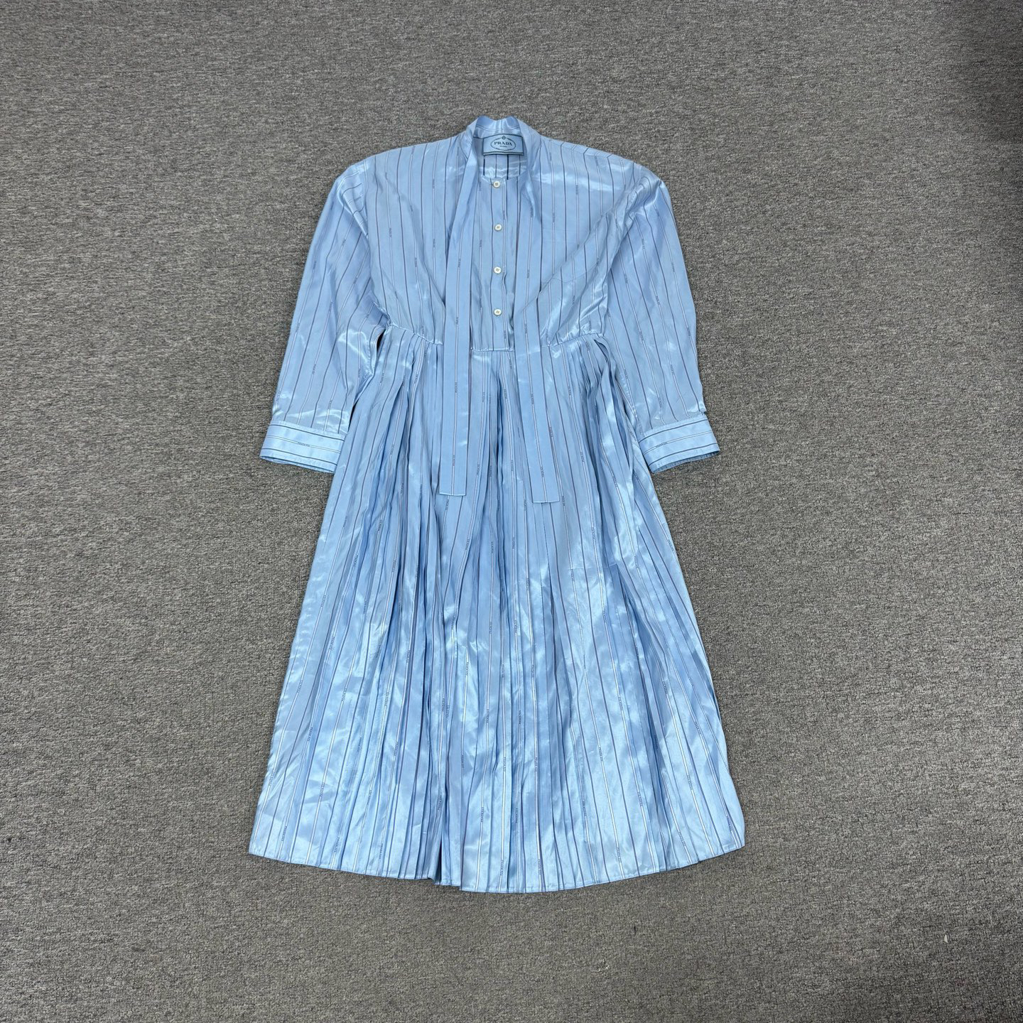 99新 AMIPARIS Prada 缎面真丝连衣裙40s码