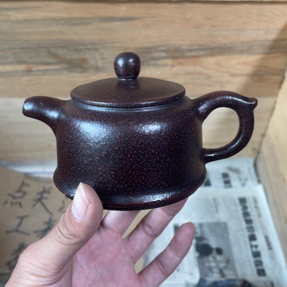茶壶紫砂老厂紫砂壶一件。