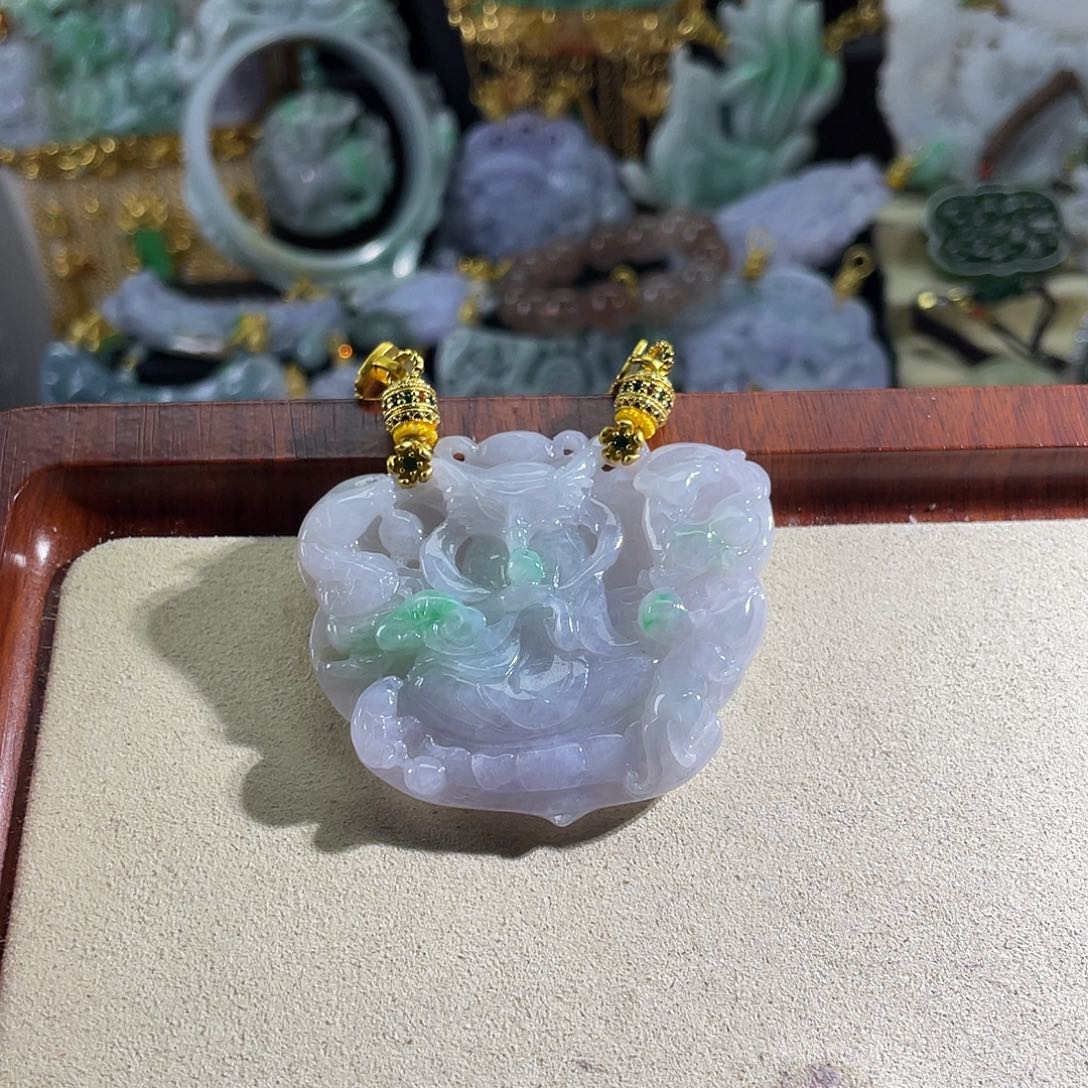 翡翠未镶嵌颈饰V****n翡翠冰狐
