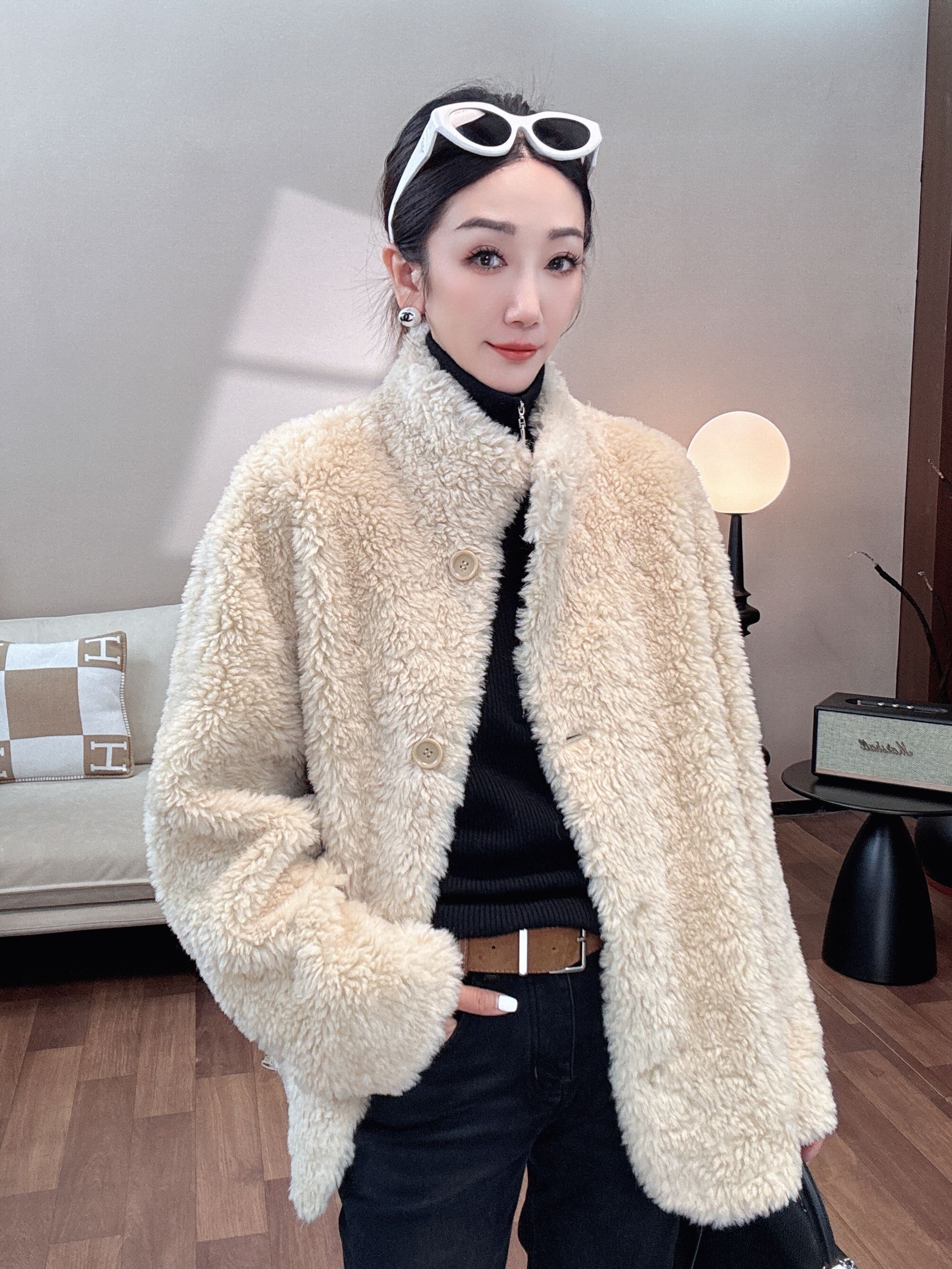 Wang小宁 |「曜色淓茵」100羊毛宽松保暖立领毛毛上衣H00025WT254