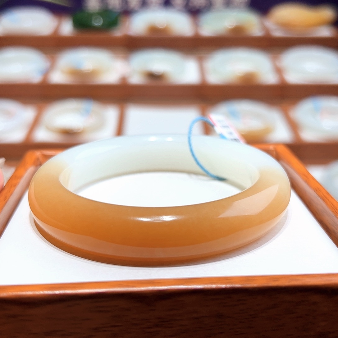 和田玉未镶嵌手镯57/58