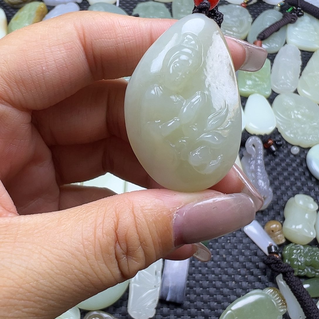 和田玉未镶嵌吊坠(不含链)带证书发货