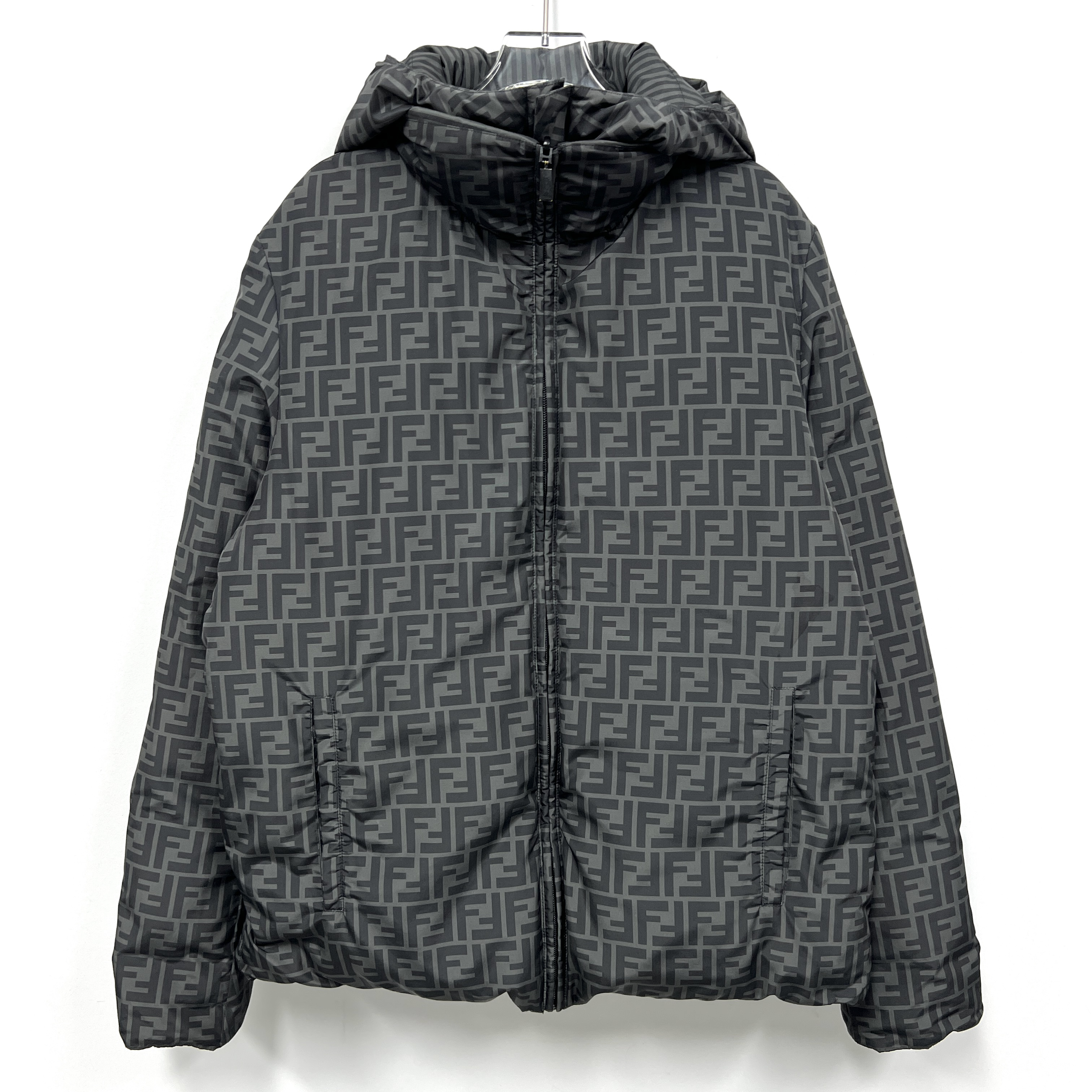 95新 FENDI/芬迪 FW22 Logo满印双面穿羽绒服 棕色 48码/帽可拆/ 