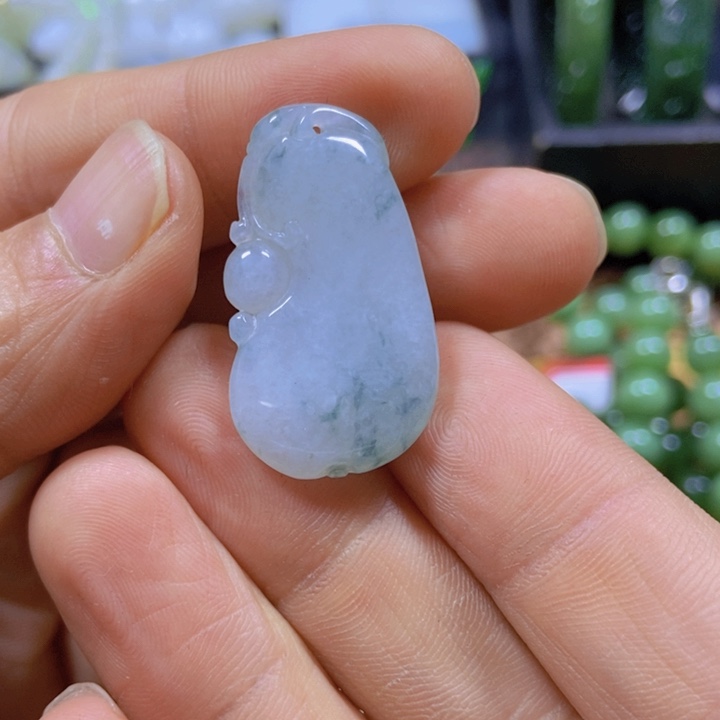 翡翠颈饰未镶嵌福瓜