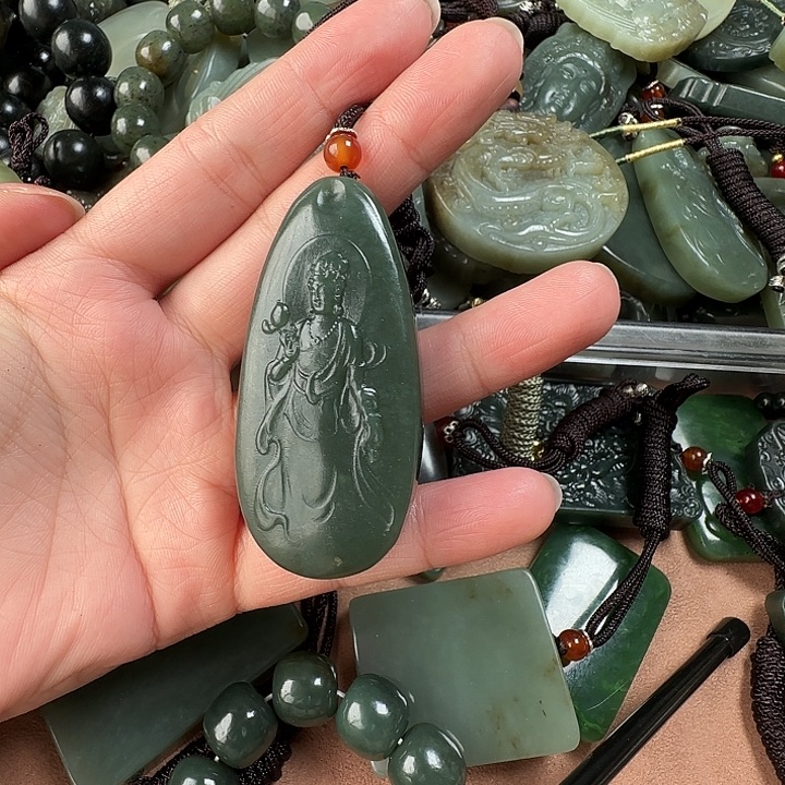 和田玉未镶嵌颈饰