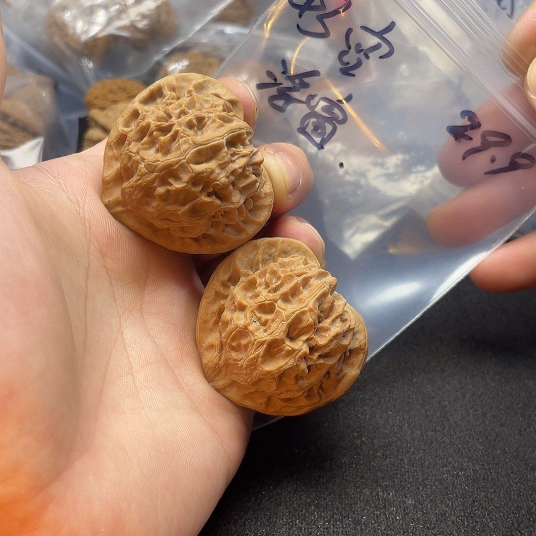 浮***窗文玩核桃把件宫灯