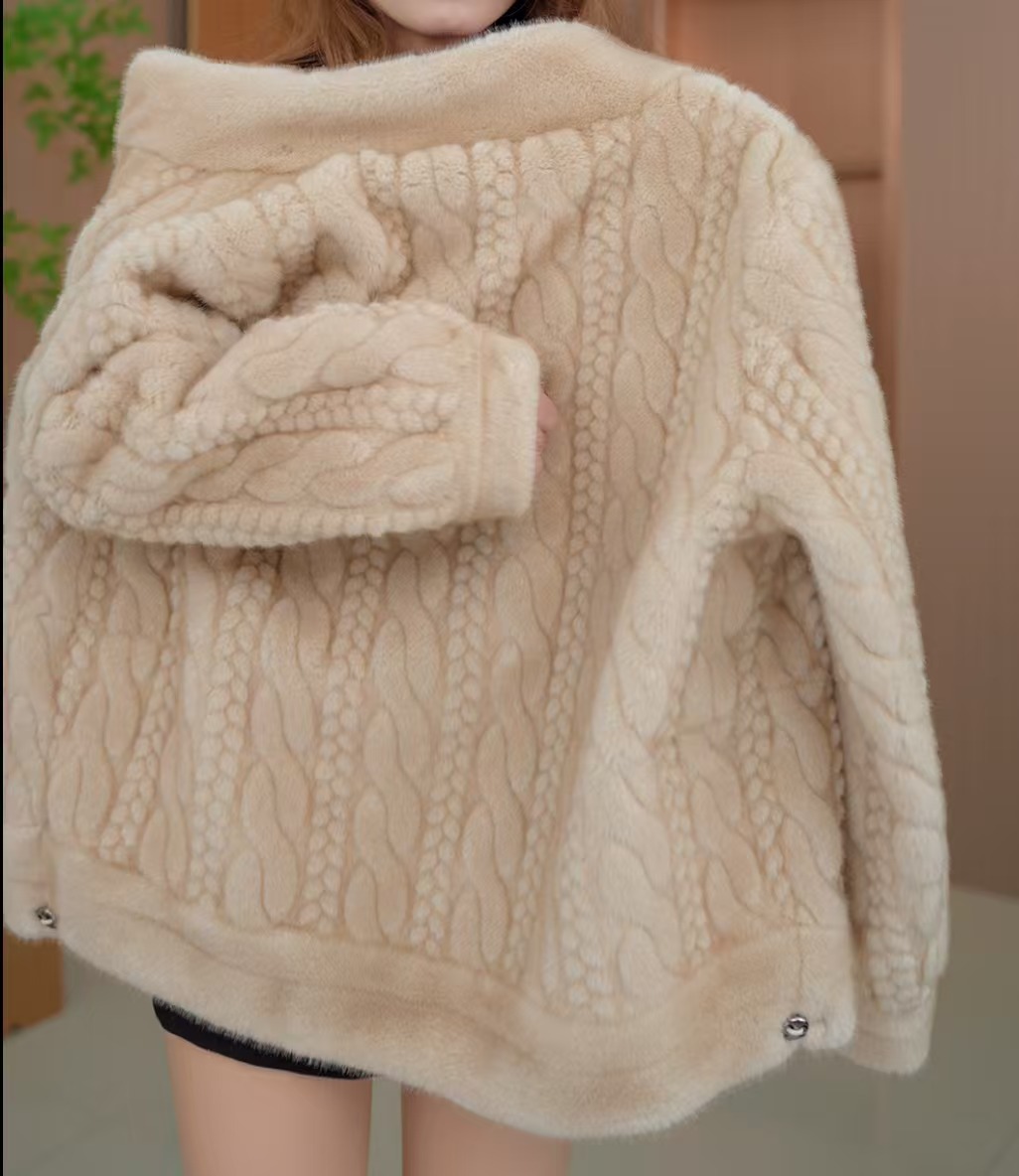 时尚麻花米白色外套