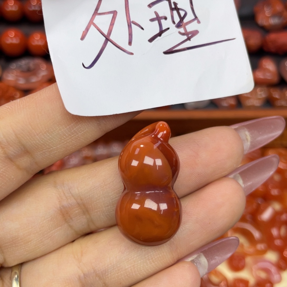 南红玛瑙未镶嵌颈饰葫芦