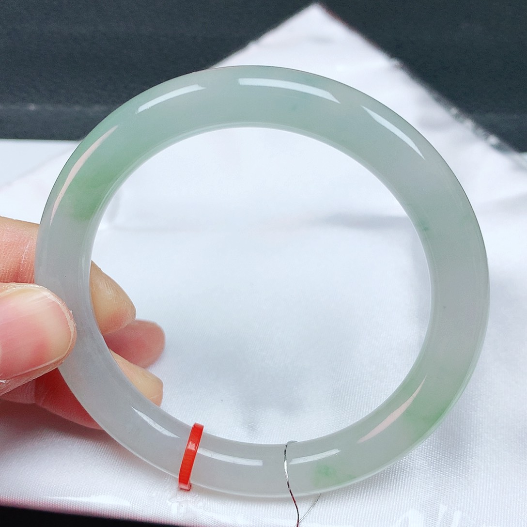 翡翠手镯未镶嵌54+圈