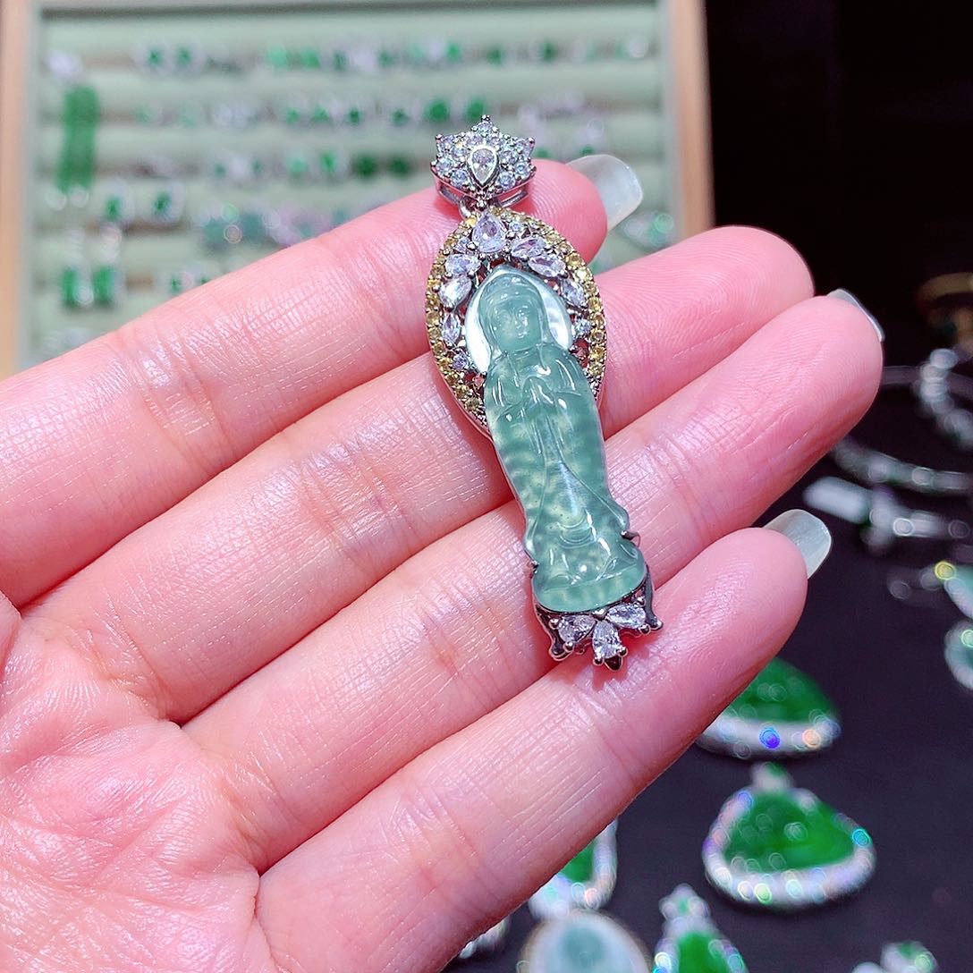 【闪购商品】翡翠吊坠(不含链)未镶嵌