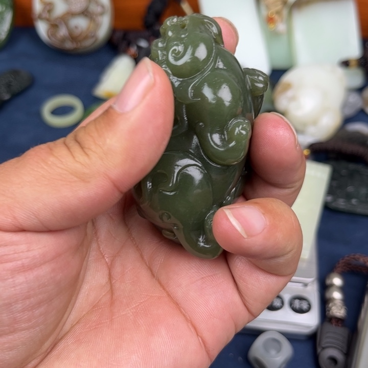 和田玉颈饰未镶嵌