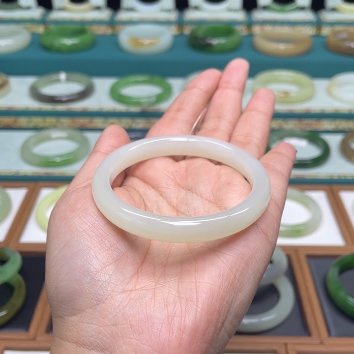 和田玉手镯未镶嵌53